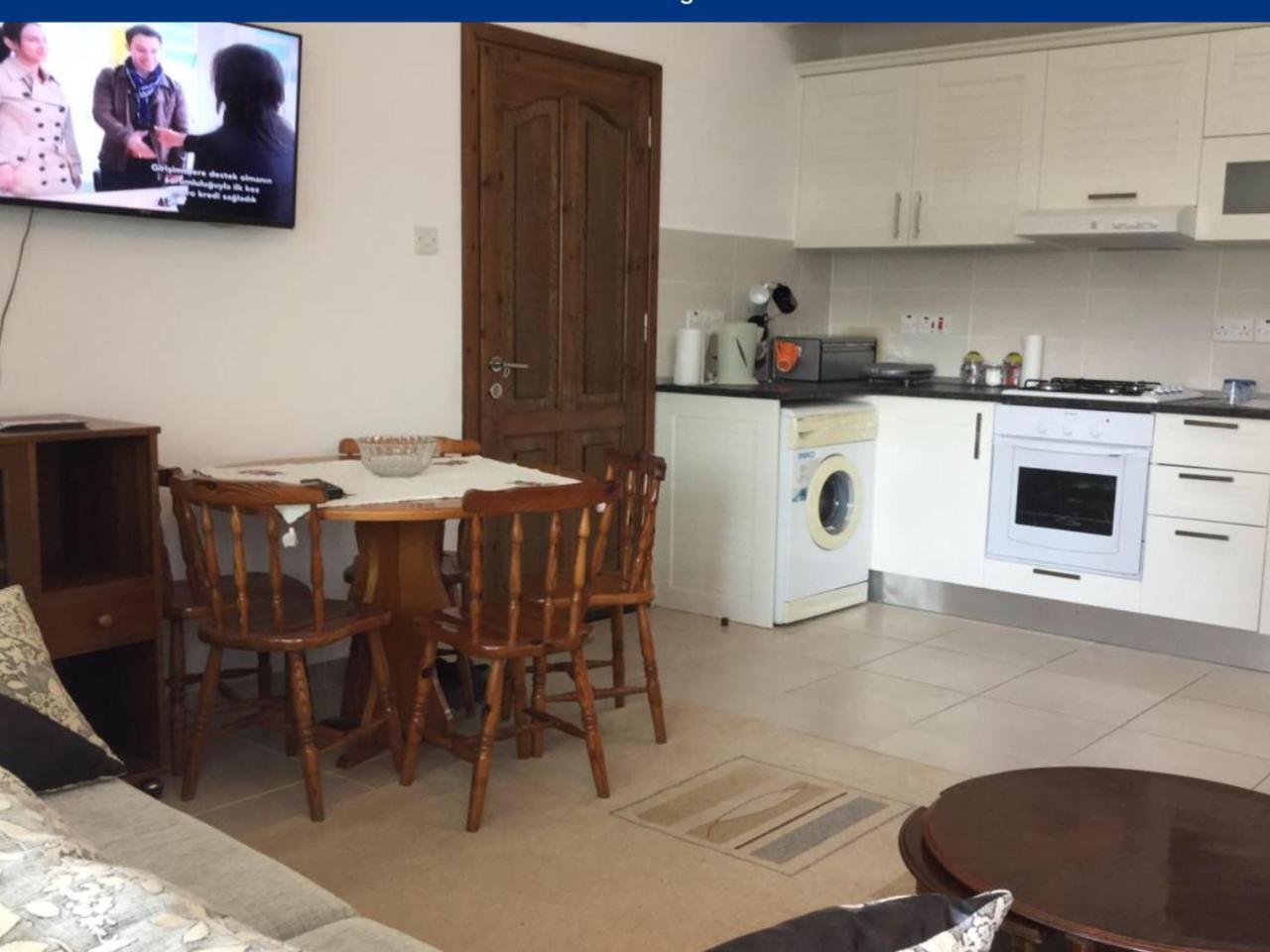 Aphrodite Beachfront Apartment Ghaziveran Екстериор снимка