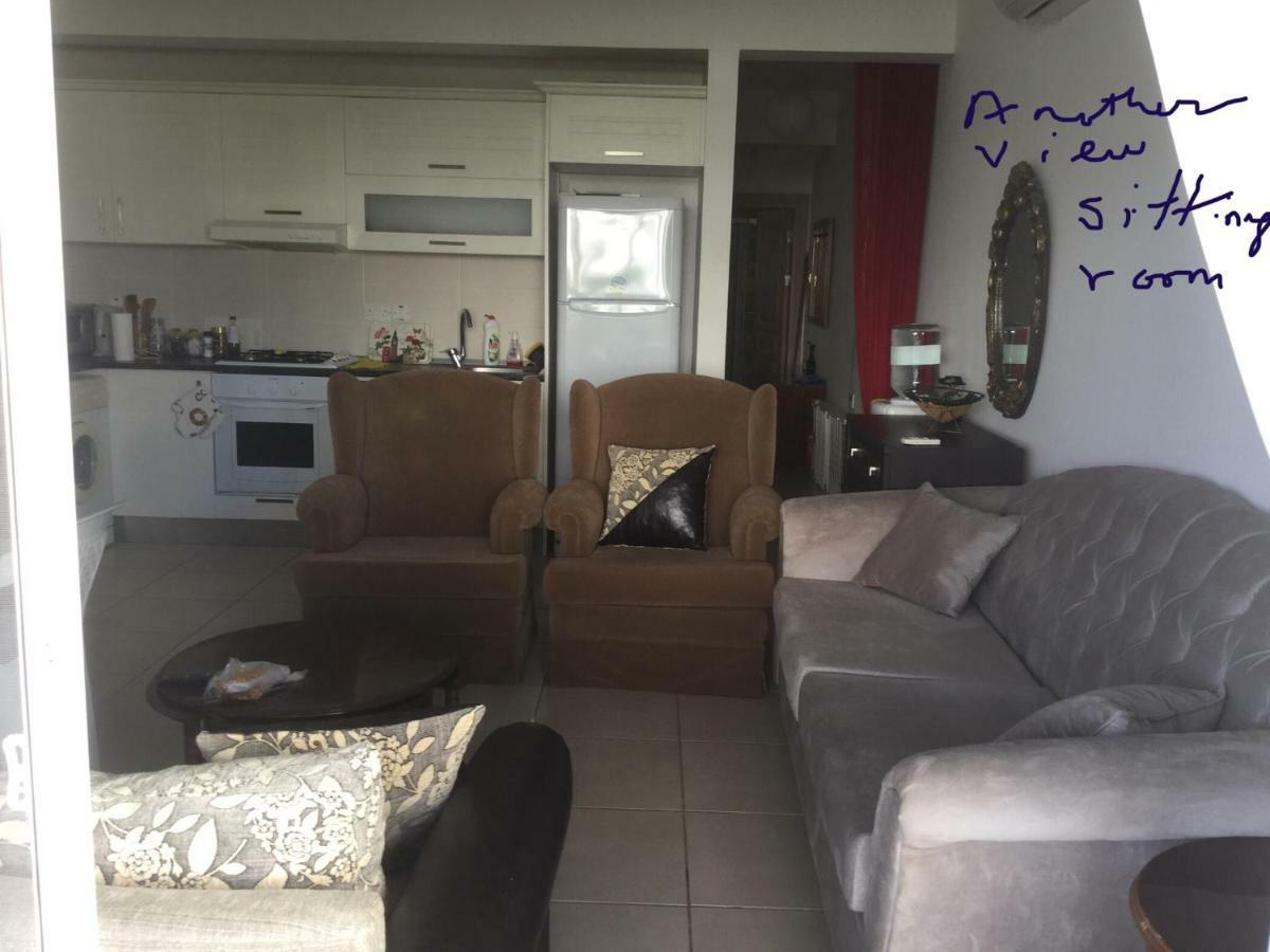 Aphrodite Beachfront Apartment Ghaziveran Екстериор снимка