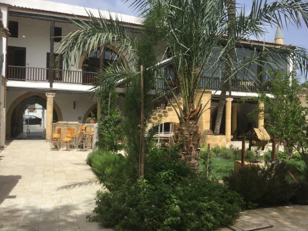 Aphrodite Beachfront Apartment Ghaziveran Екстериор снимка