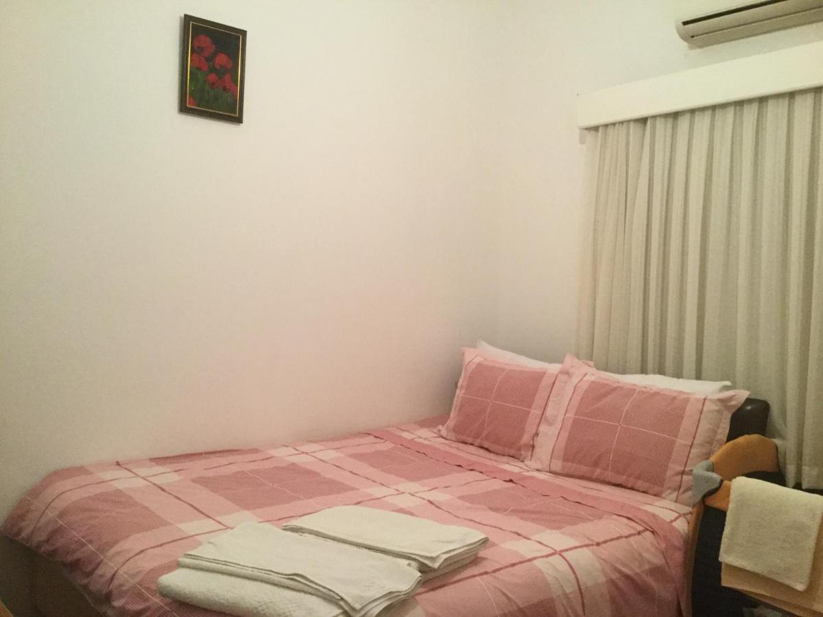 Aphrodite Beachfront Apartment Ghaziveran Екстериор снимка