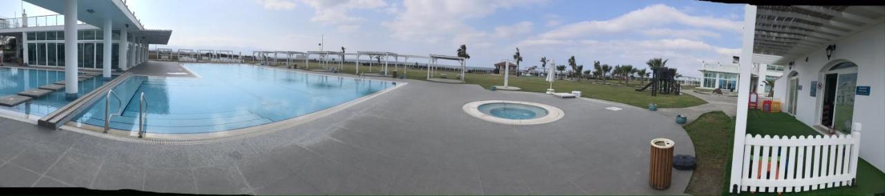Aphrodite Beachfront Apartment Ghaziveran Екстериор снимка